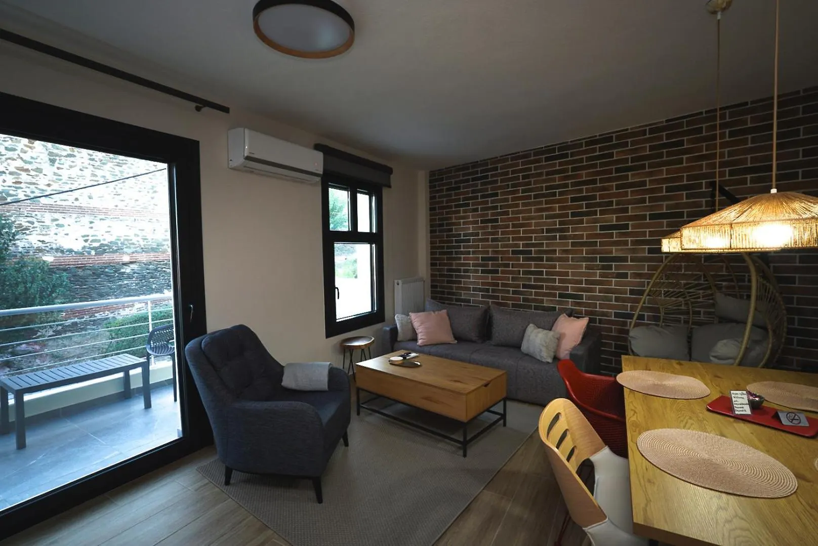 Beyond The Castle Apartment Thessaloniki